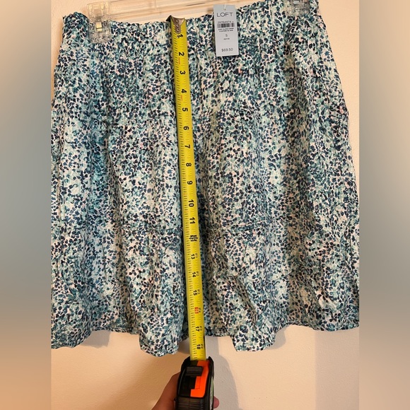 LOFT Petite Stretch Comfortable Skirt (Size Small) - Picture 3 of 6